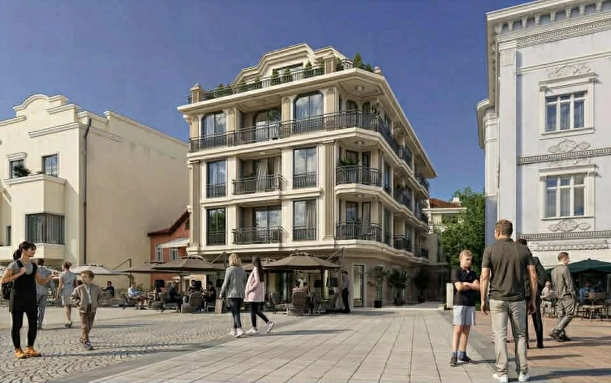 Вдигат модерна сграда с лого Verona Residence на пл. "Централен" в Пловдив