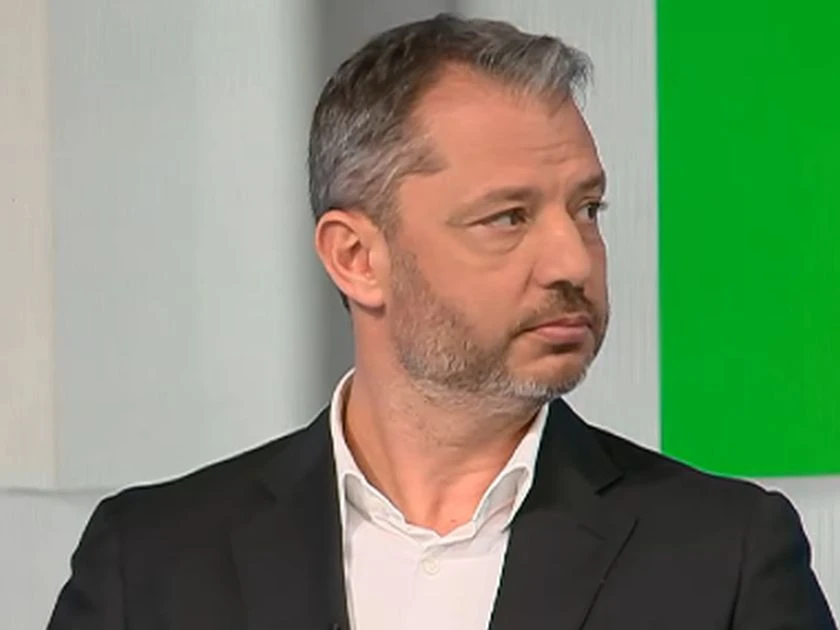 Делян Добрев: Вдигането на социалните плащания и пенсиите не трябва да става на гърба на високи осигуровки и данъци