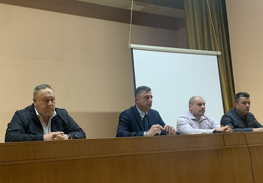 Ден след назначаването на нов ръководител на Районното управление на