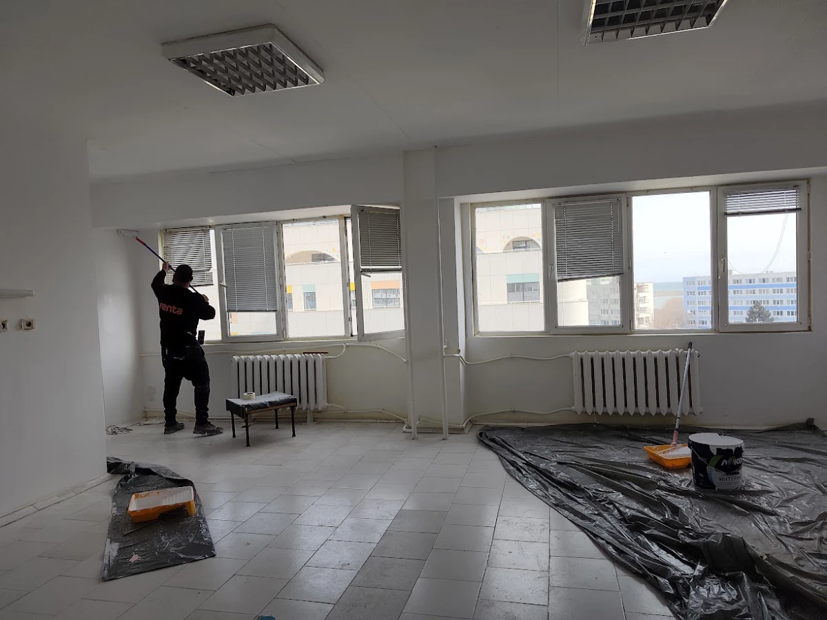 Строителни фирми ремонтират безплатно болнични стаи в УМБАЛ Бургас