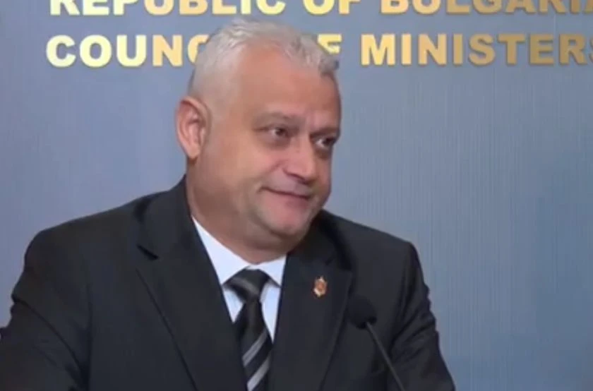 Дечев: Парите трябва да отиват за модернизиране на инфраструктурата, вместо в частни джобове