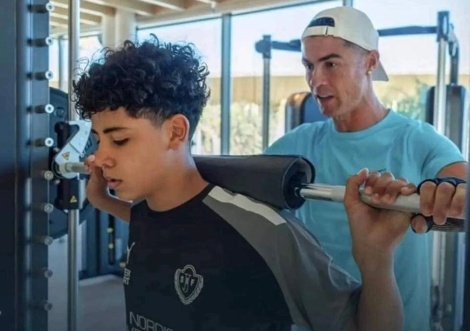 Синът на CR7 може да влезе в академията на Реал Мадрид