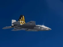 Южна Корея представи първия си изтребител KF-21 Boramae