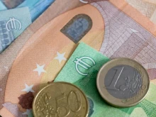 Гърция планира увеличение на минималната заплата на 950 евро