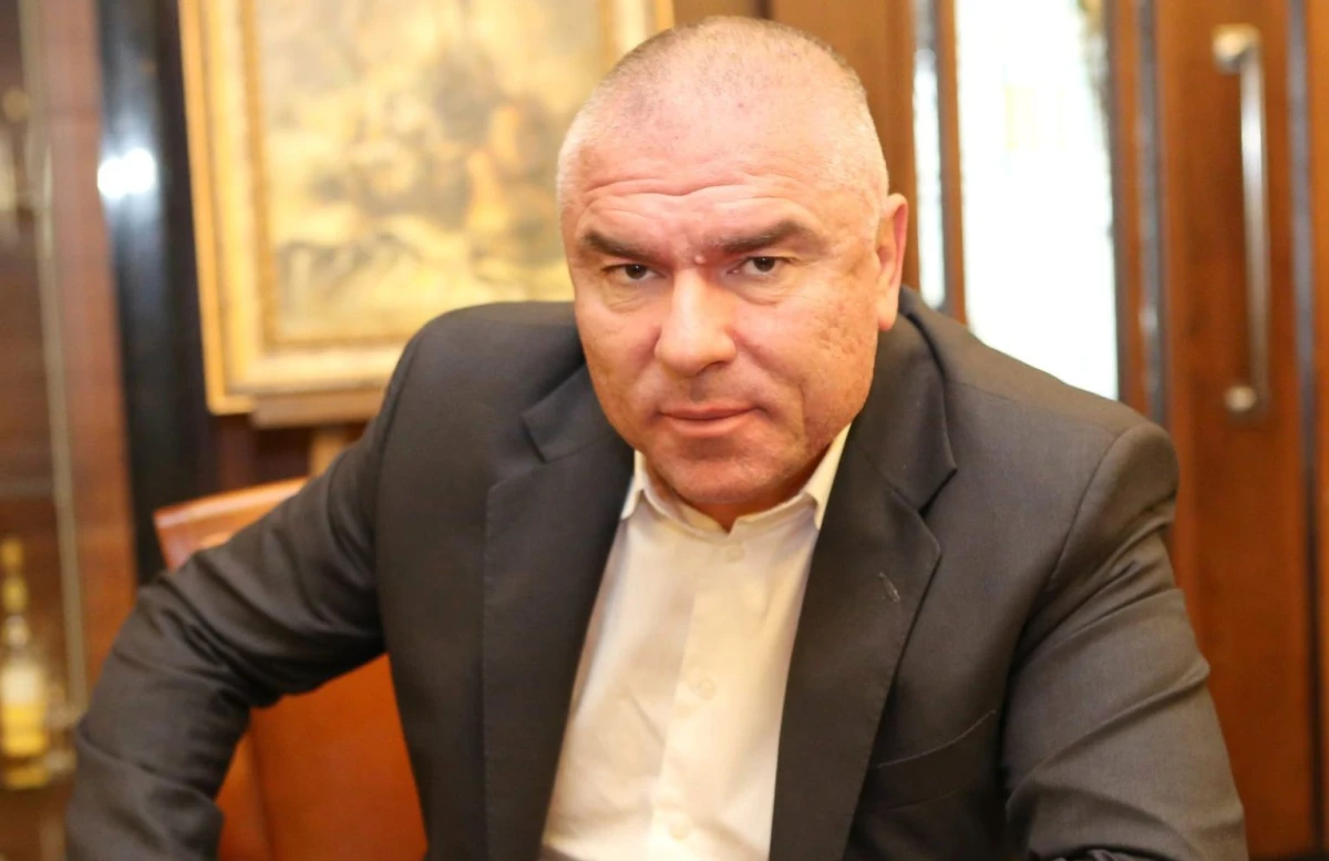 Наш мощен бизнесмен празнува днес