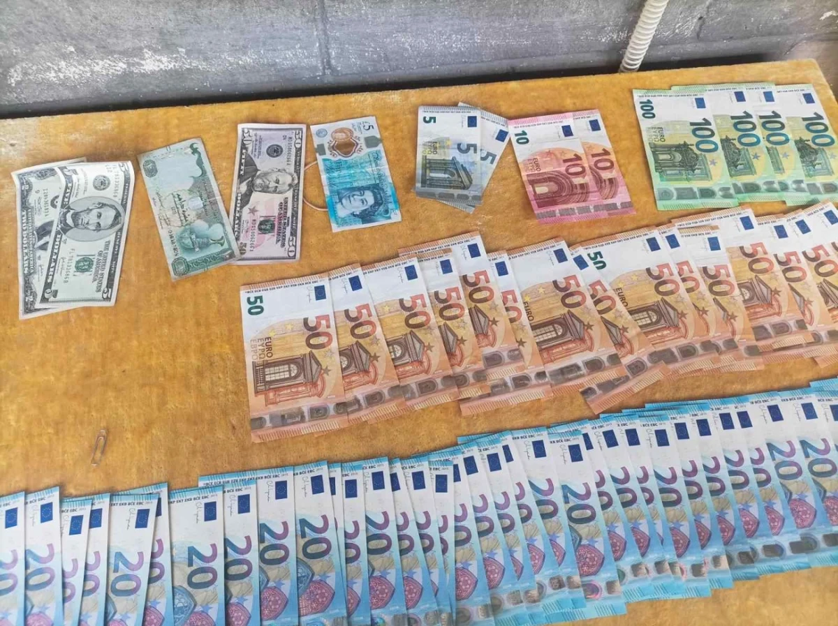 Списък с имена и сериозна сума пари са иззети в Сухиндол, задържан е 63-годишен мъж