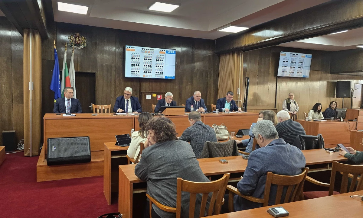 Отложиха приемането на годишния отчет за дейността на обществения посредник на община Русе за 2025 г. 