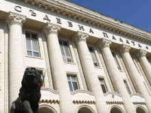 Петимата задържани за над милион и 200 хиляди фалшиви евра остават в ареста
