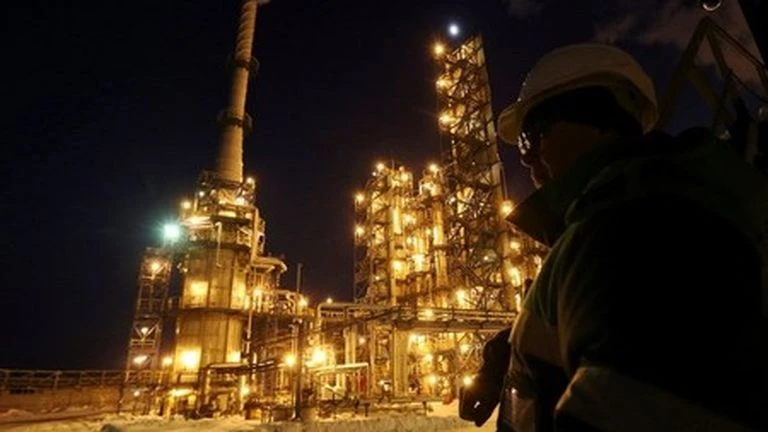 Reuters: Украински дронове извадиха от играта една от най-големите руски рафинерии за неопределено време