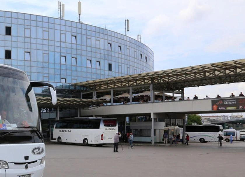 Транспортният министър: В период, когато цените растат, не трябва транспортът допълнително да оскъпява стоките и услугите