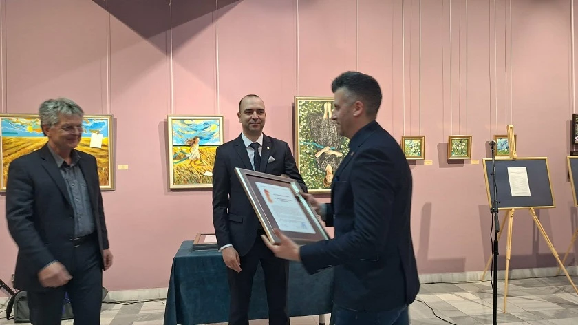 Признателност към дарителите за Яглевата къща на Майстора