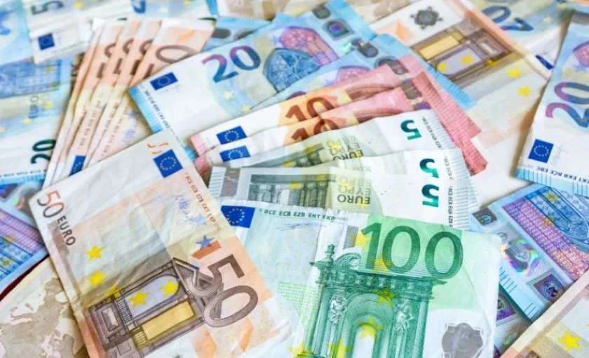 Франция ще отпусне 70 милиона евро за компенсиране заради цените на горивата