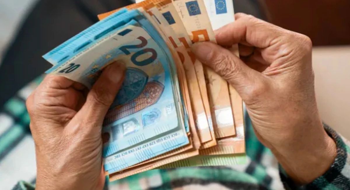 Млади мъже мамят наивни купувачи с фиктивни продажби на багери и коли