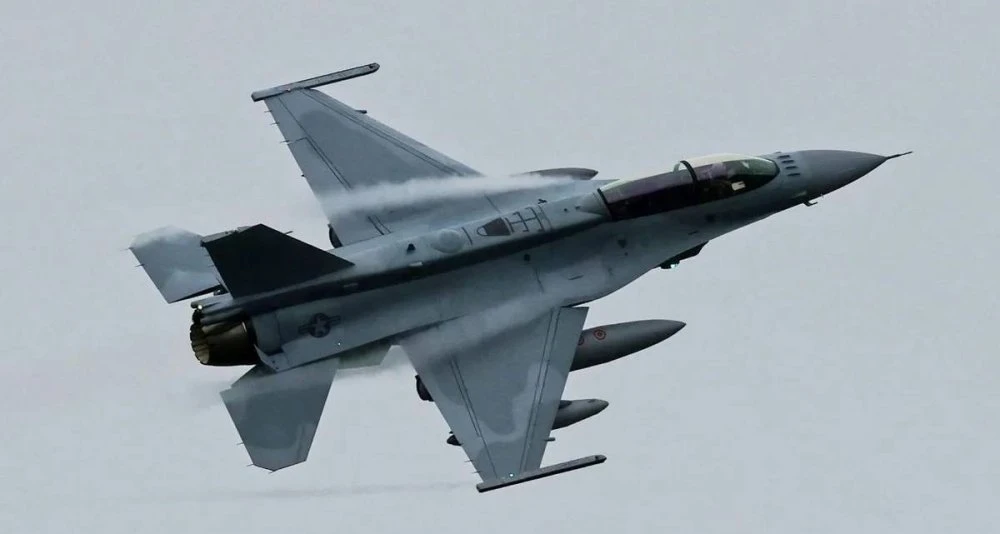 Американски F-16 извърши аварийно кацане в Саудитска Арабия
