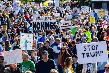 Нови протести No Kings в десетки държави: Светът протестира срещу Тръмп и войната в Близкия изток