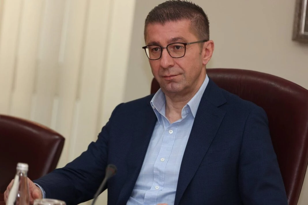 Мицкоски: Няма да има българи в конституцията ни, няма да има и марионетки, които биха се съгласили на това