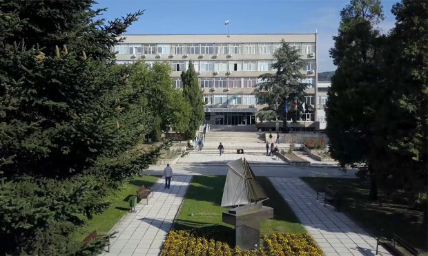 На 06 април 2026 г понеделник  от 10 00 часа във фоайето на Сграда 1 Ректорат