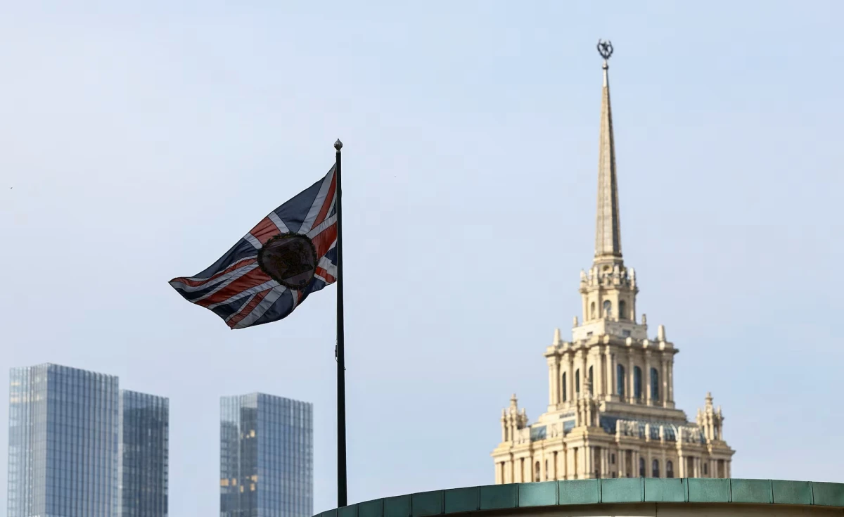 Русия експулсира британски дипломат, обвинен от Москва в шпионаж