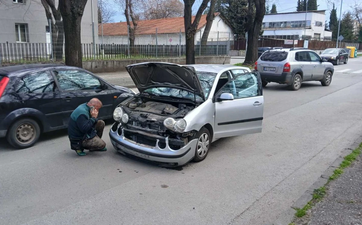 Сблъсък на кръстовище в Пловдив, на което скоро ще има светофар
