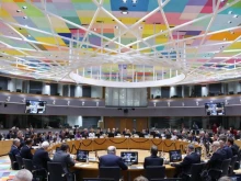 ЕС удължи санкциите срещу Иран с една година