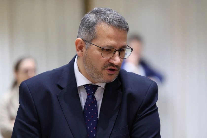Министър Христанов: Българското мляко става все по-евтино за изкупуване, а за фермерите става все по-скъпо да го произвеждат