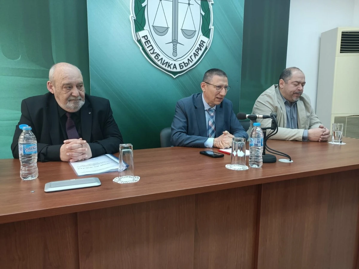 Сарафов се появи в Бургас за отчета на Апелативната прокуратура в града