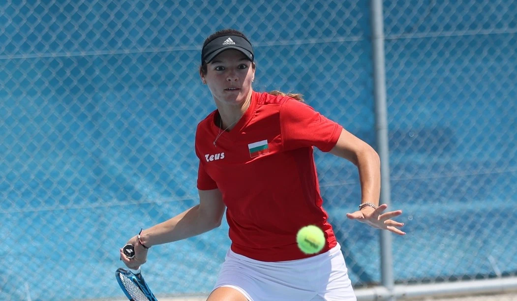 Лиа Каратанчева спечели сет, но отпадна в първия кръг на WTA 250 турнир в Богота