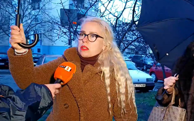 Учителката, заснела висящото от тераса дете: Реших да включа телефона си на живо, не съм спала