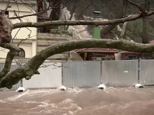 Воден ад в Бачково: Има риск някои от къщите в селото да се свлекат надолу