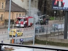 Горящ автомобил затрудни движението в "Княжево" тази сутрин
