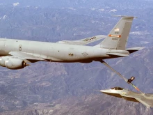 Американски самолет за въздушно зареждане KC-135R подаде сигнал за опасност след излитане от Тел Авив