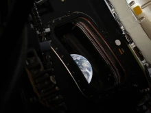 Космическият кораб Orion на 232500 километра от Луната