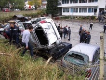 18-годишен помля 5 автомобила в Смолян