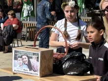 Стотици благоевградчани се обединиха и се включиха в благотворителна хоротека в подкрепа на 5-годишния Вани