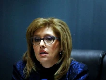 Дечев към Русинова: Взима над 5000 евро заплата, време е да се държи отговорно!