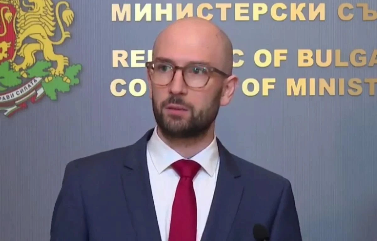 Очаквам спад на цените на горивата по бензиностанциите Това обяви