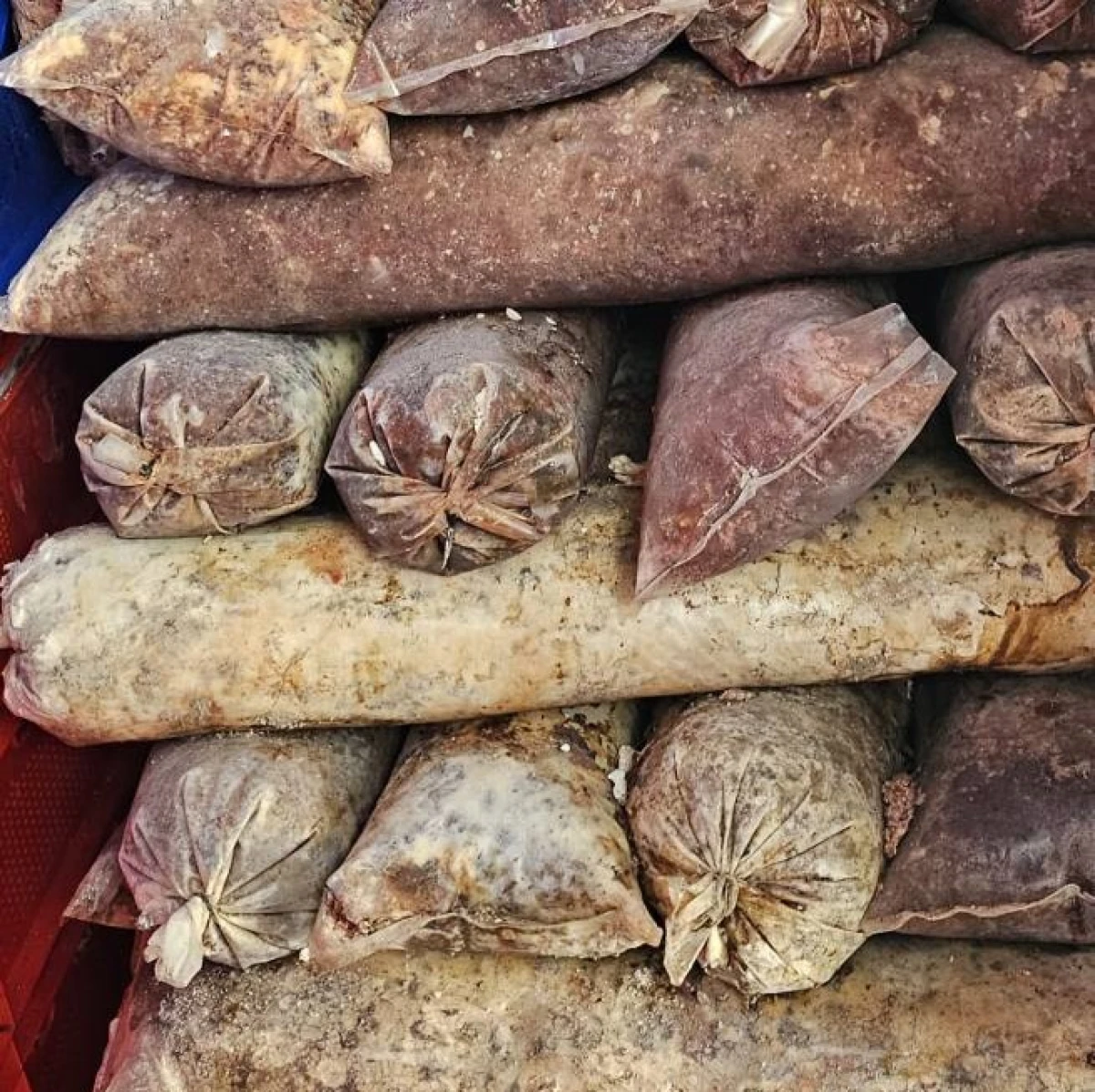 Отново опасна храна в Дебелец: Втора незаконна кланица с над 200 кг изтекли продукти