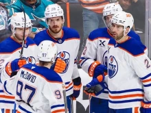 Страхотен мач на Конър МакДейвид върна Едмънтън към победите в NHL