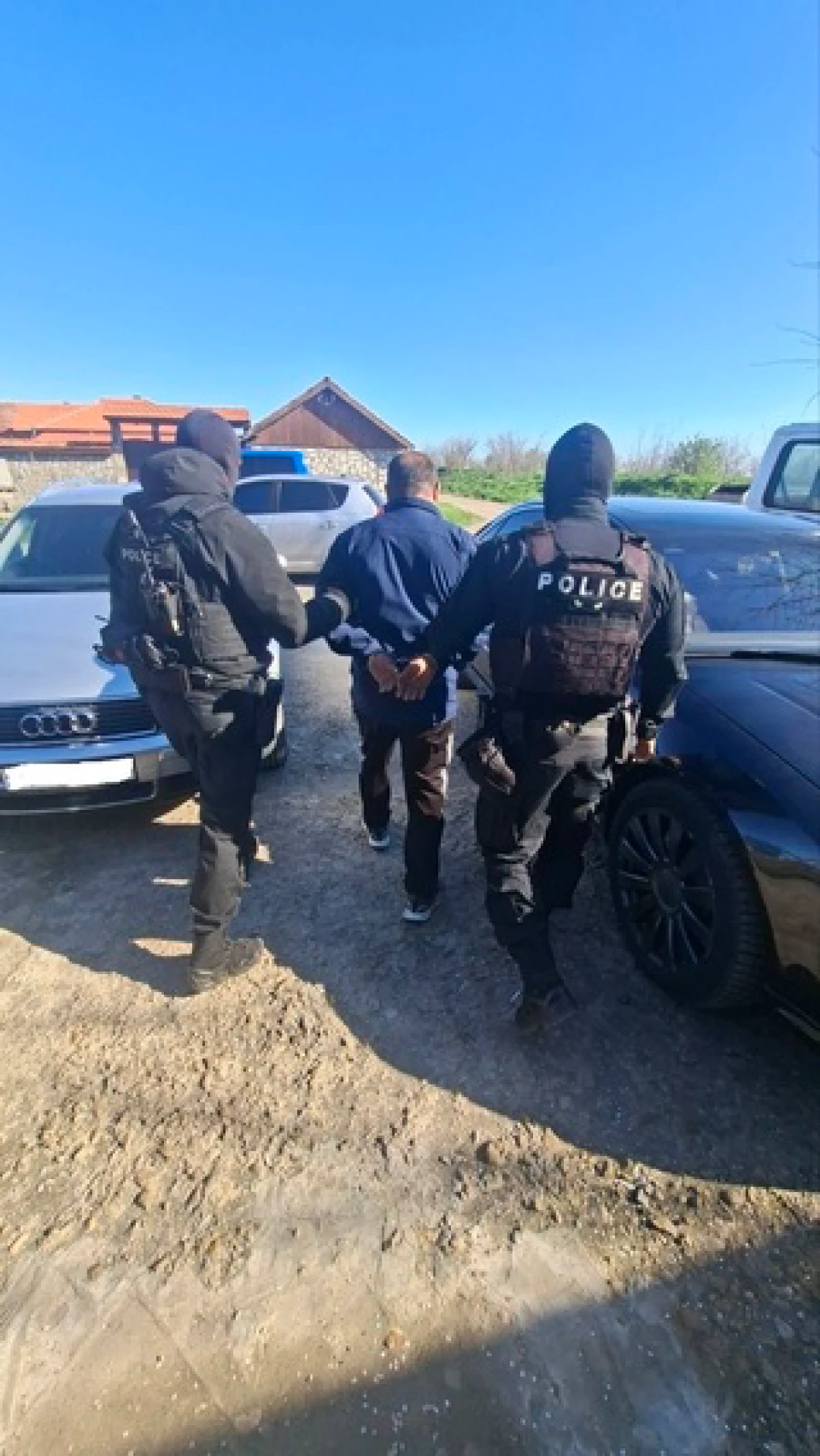 Списъци с имена са иззети при специализирана полицейска операция във