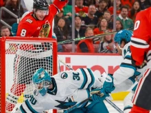 Чикаго приключи сезона в NHL с победа у дома
