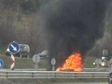 Автомобил изгоря до основи край Владая