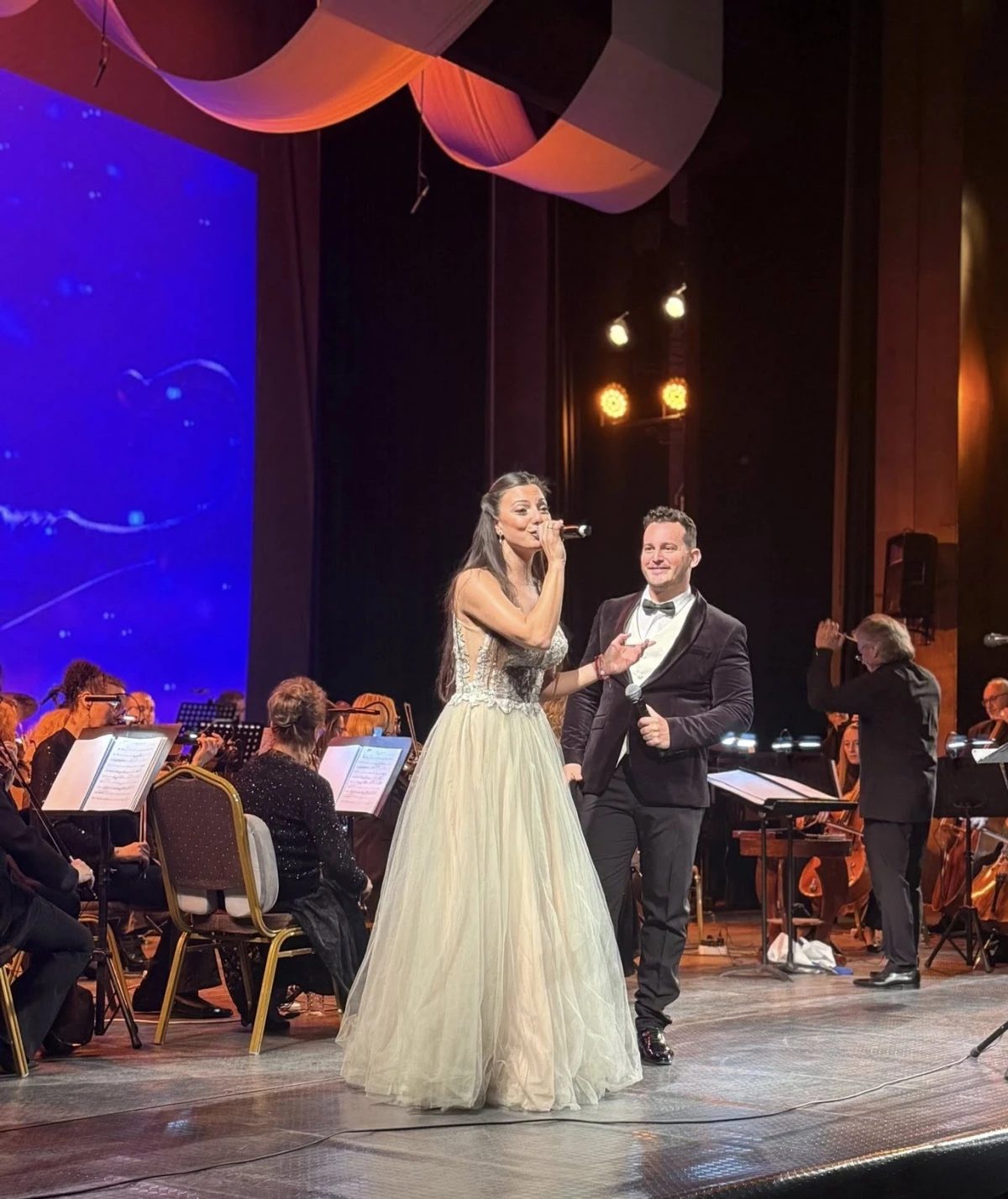 С Една вечер на Broadway артистите от Музикално драматичен театър Константин