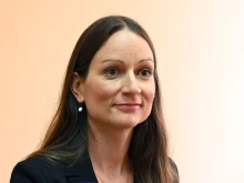 Министър Щонова: Надяваме се намаляването на акциза да даде глътка въздух на производителите