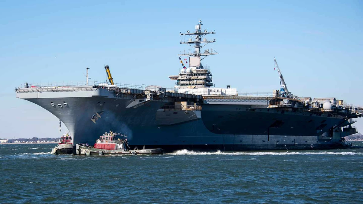 Пожар избухна на американския самолетоносач Dwight D Eisenhower по време на ремонтни