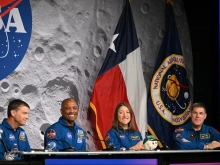 Астронавтите от Artemis II с разказ за преживяното през 10-дневната им мисия
