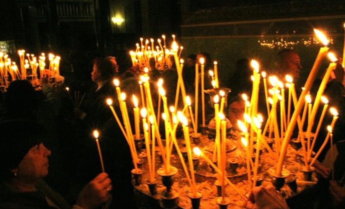 На 17 април в православния календар се почитат двама мъченици