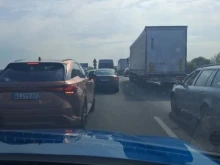 Обърнат ТИР предизвика задръстване по АМ "Тракия"