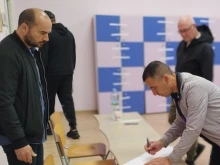 В Буковлък изборният ден започна със скандал