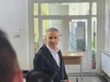 Премиерът Гюров: Гласувах за страна, в която в парламента се влиза с идеи и политики, а не с пачки в пояса