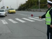7 акта и 57 глоби са наложили търновските пътни полицаи в изборния ден